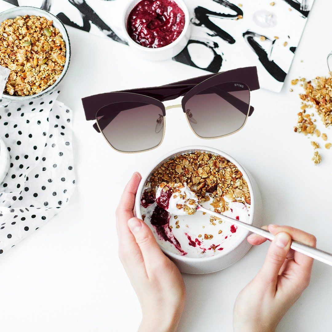 occhiali da sole con lenti scure