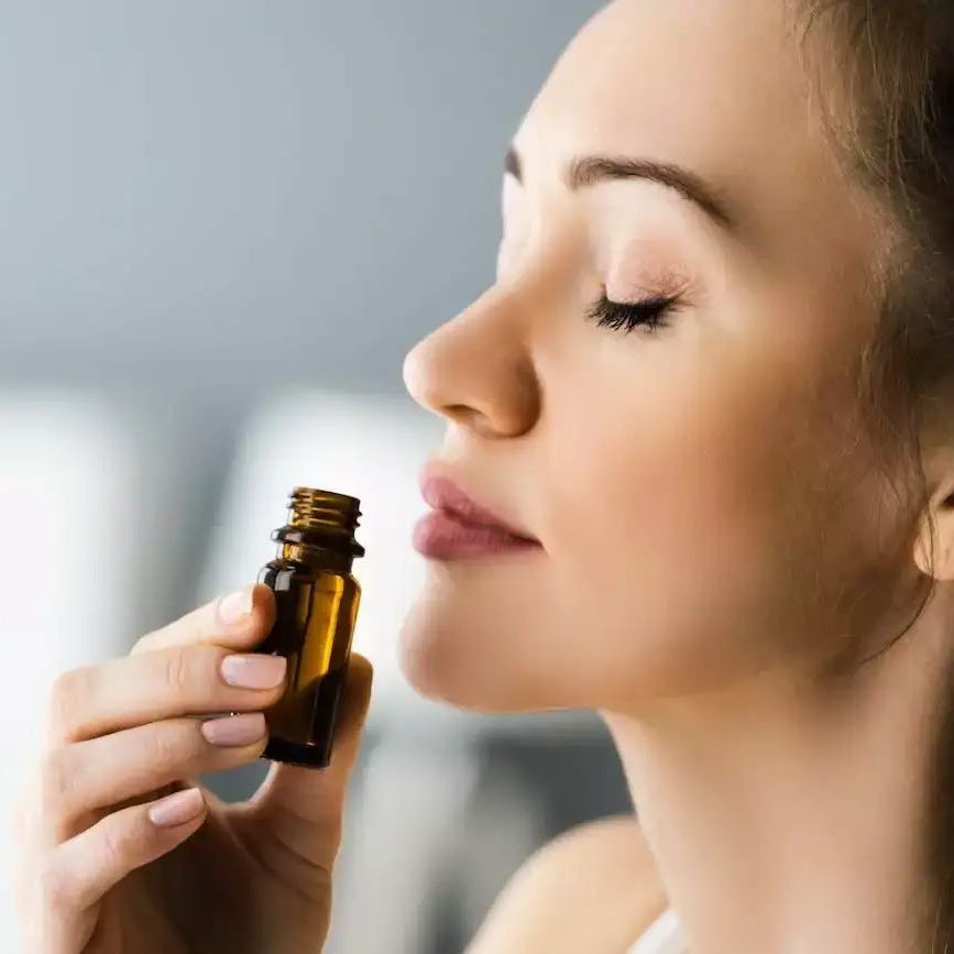 Understanding the notes of fragrance perfume making