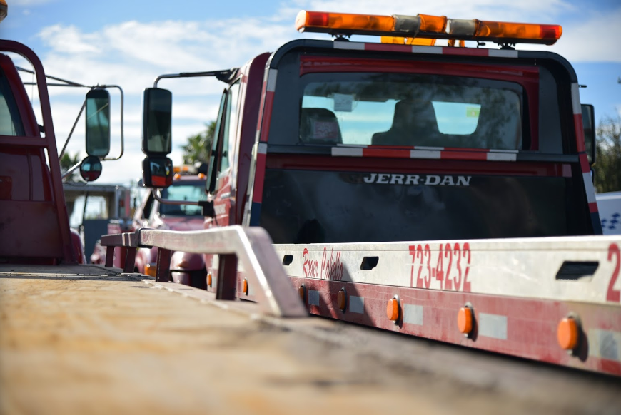 Gallery Laredo, Zapata, & Encinal, TX Towing Service Roger