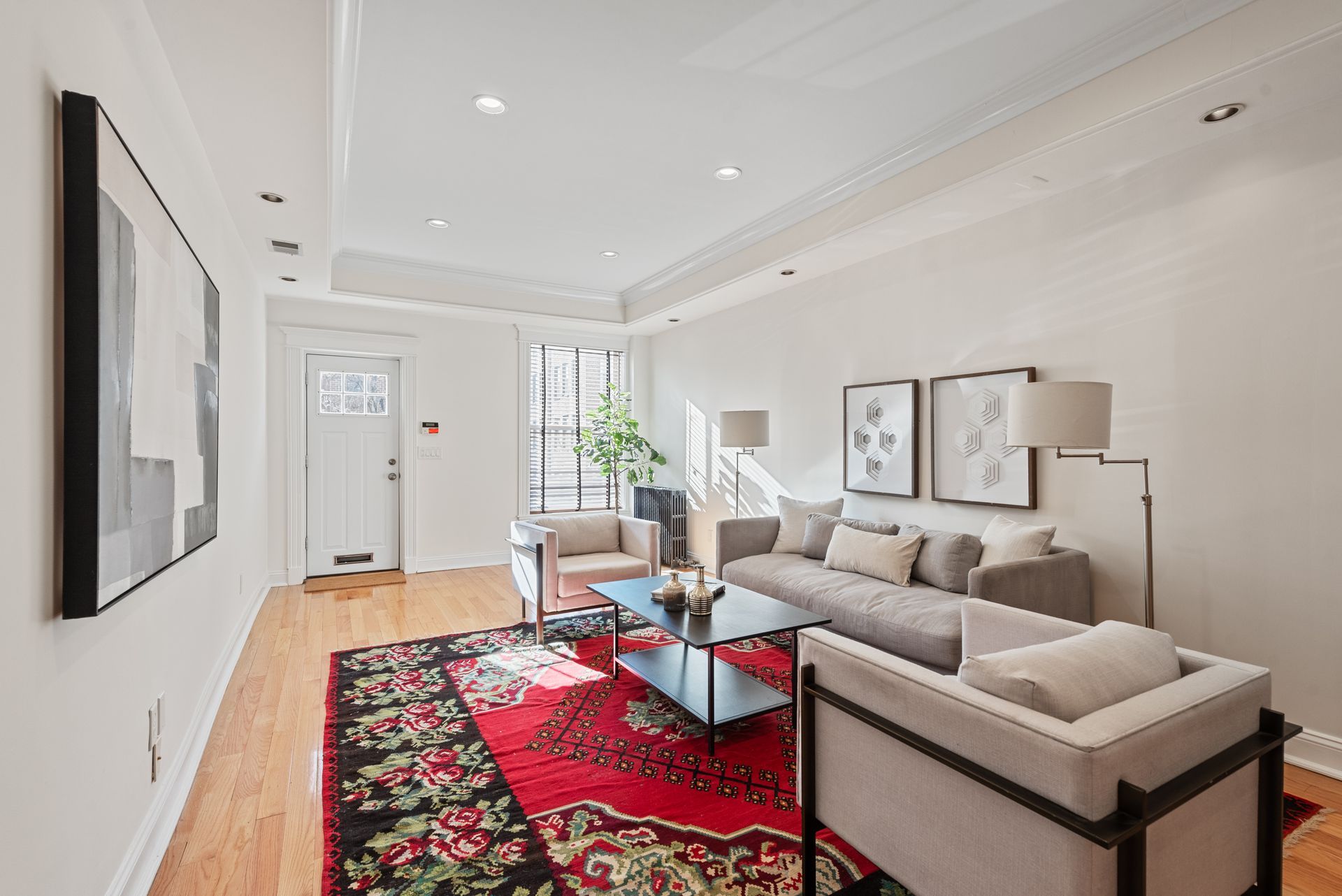 115 S Clinton St - Living Area