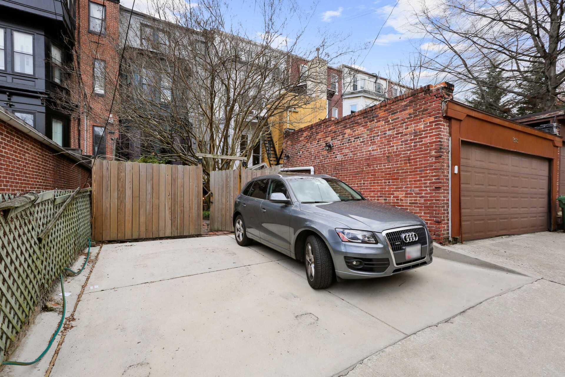 1603 Bolton St - Parking Pad