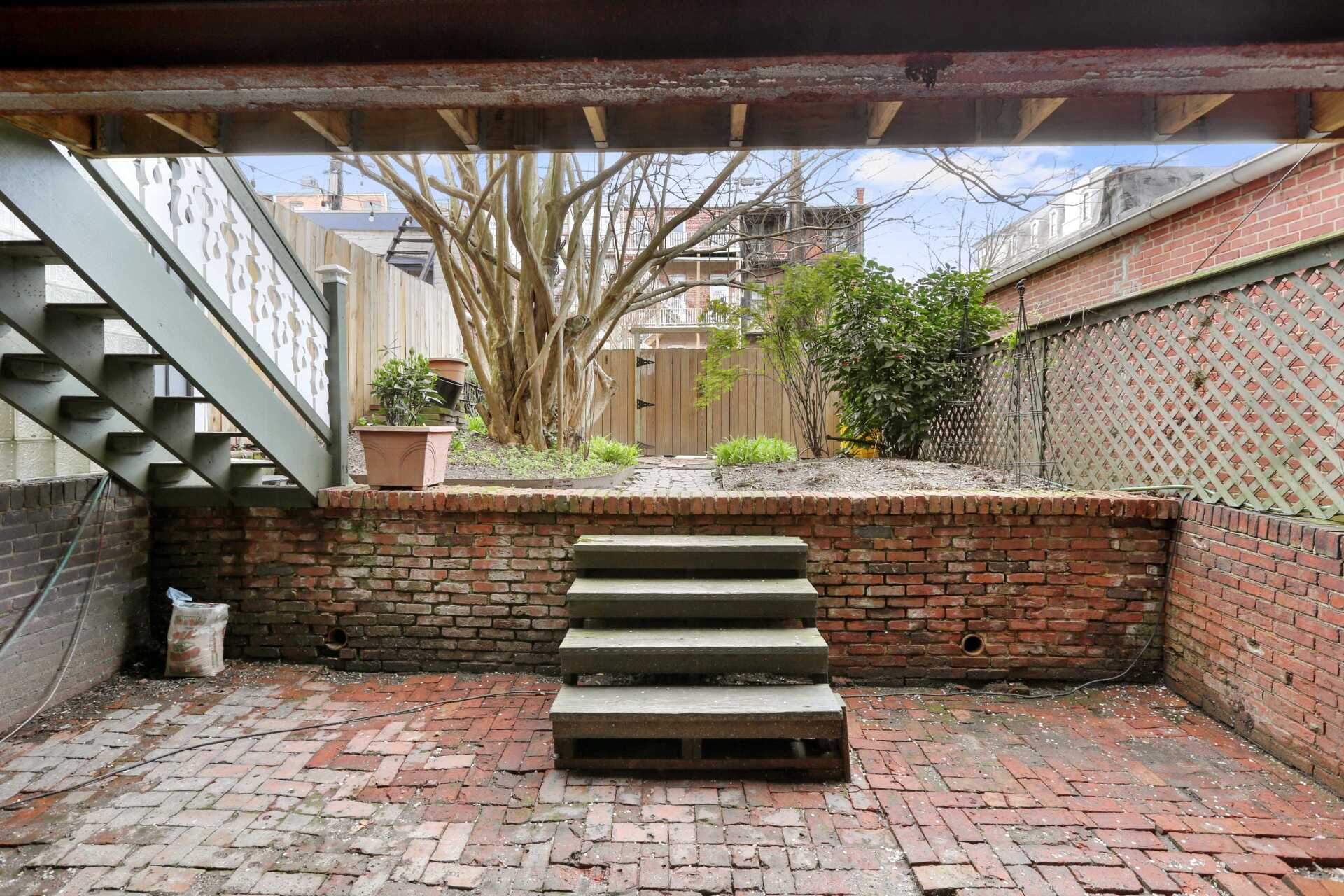 1603 Bolton St - Patio