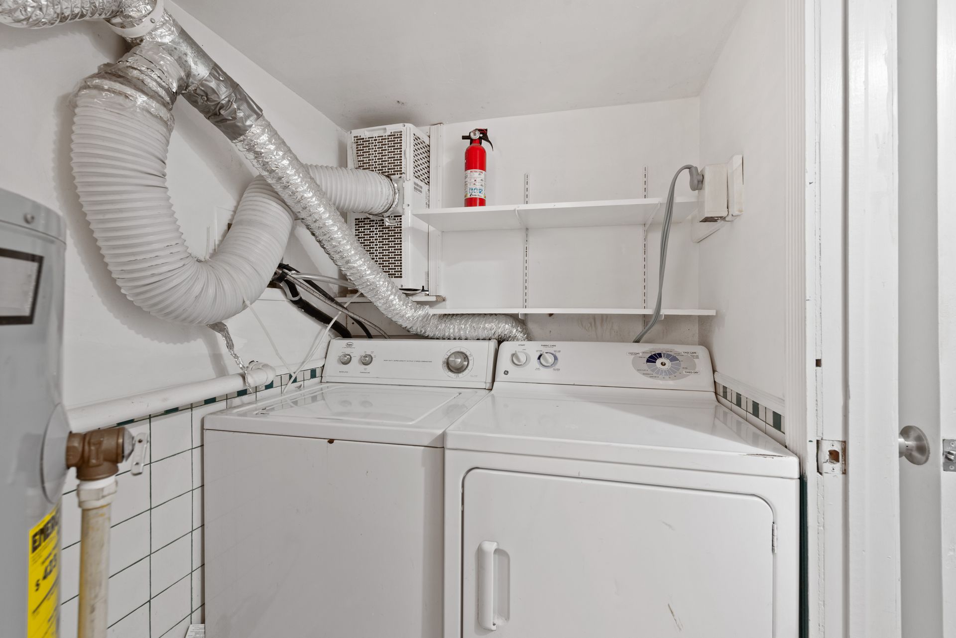 217 Penn St Laundry Room