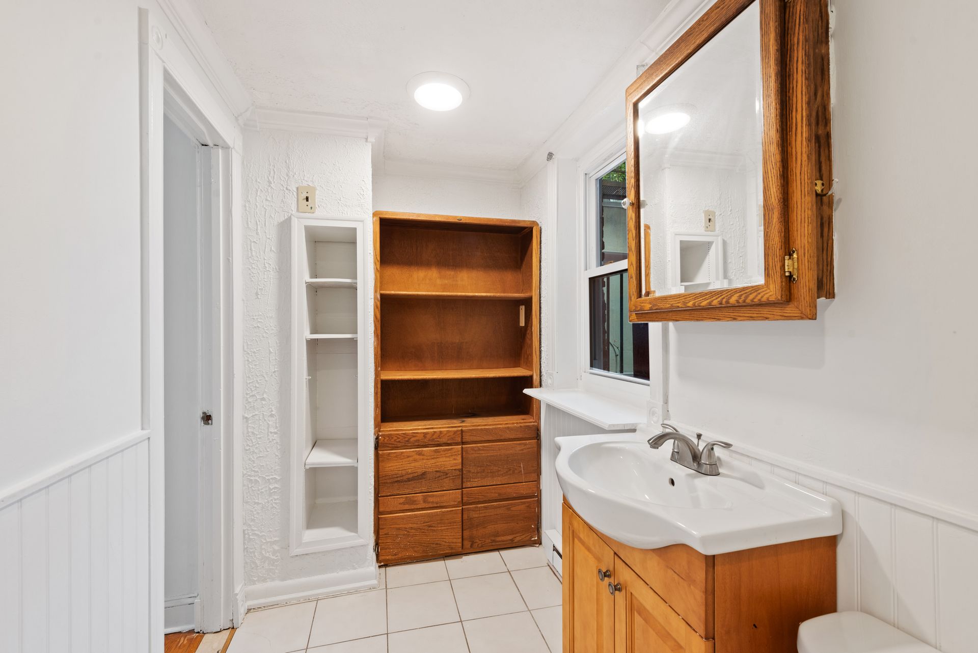 217 Penn St Bathroom