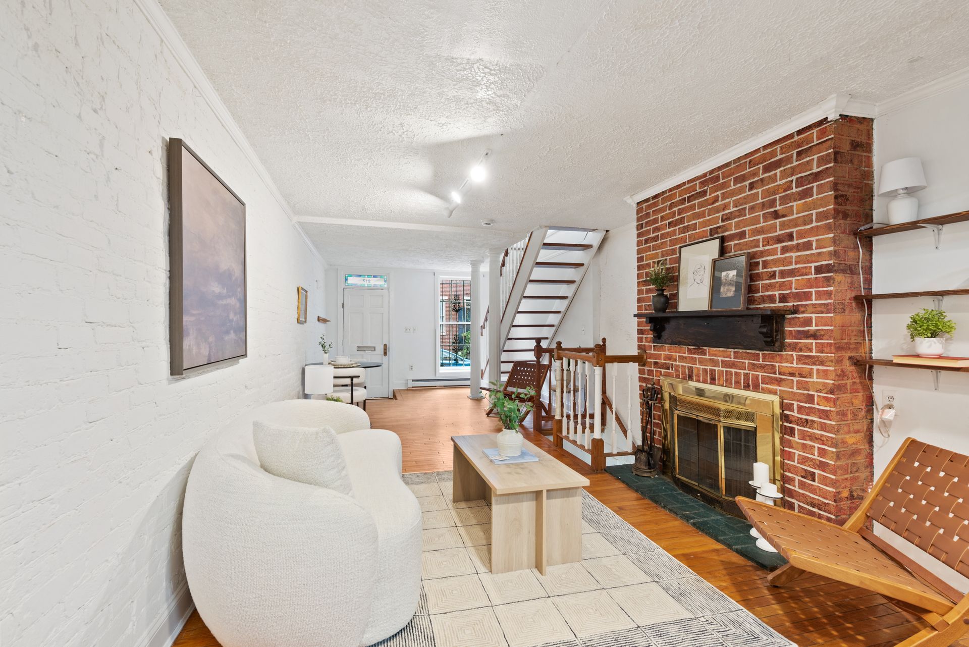 217 Penn St Living Room