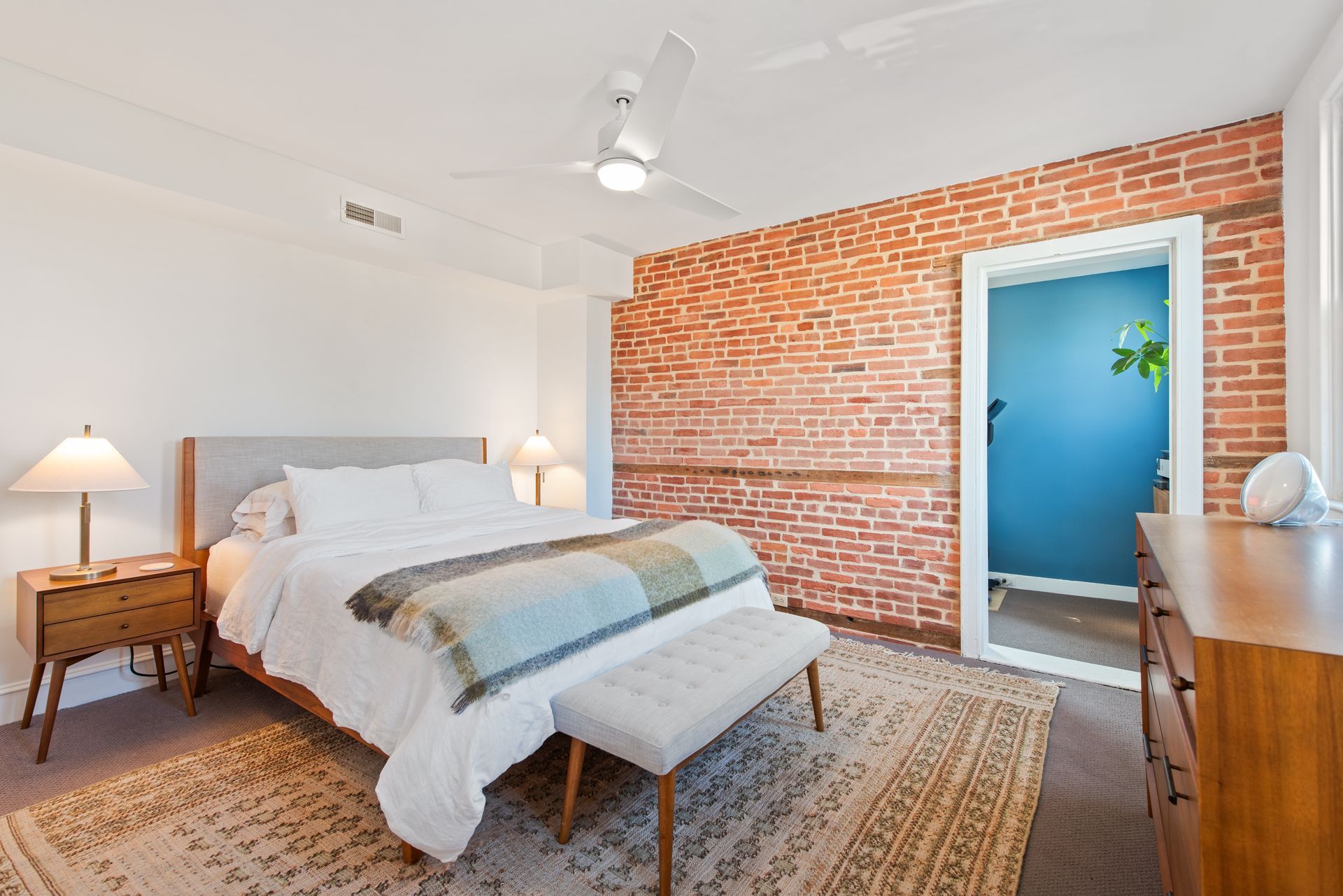 2901 Fait Ave Bathroom