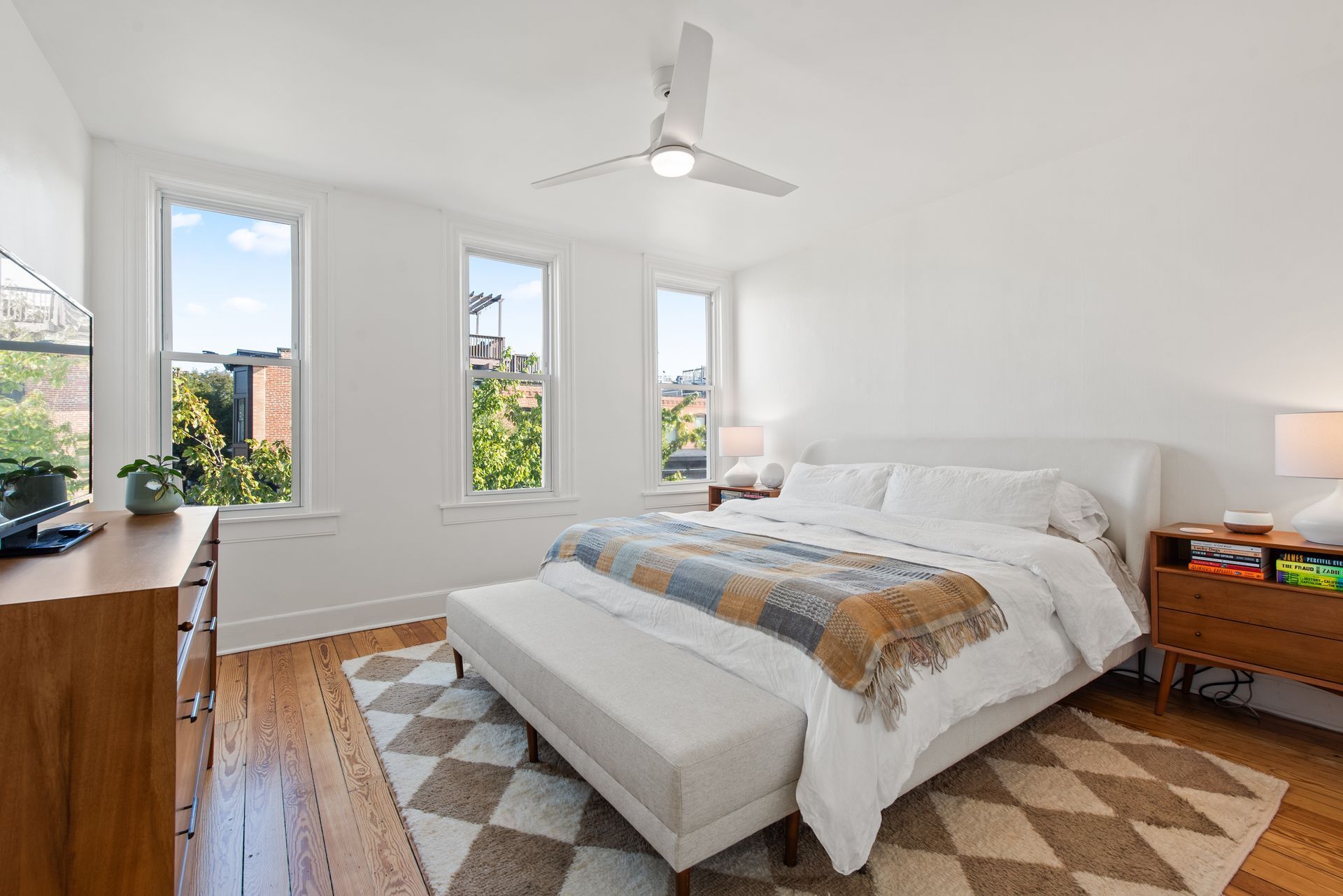 2901 Fait Ave Bathroom