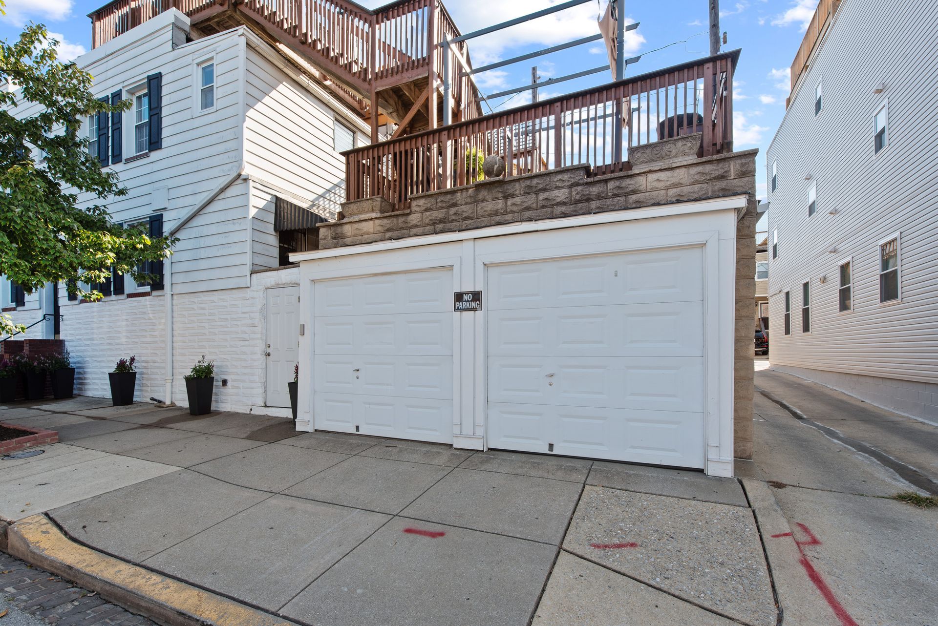 2901 Fait Ave Outdoor Deck