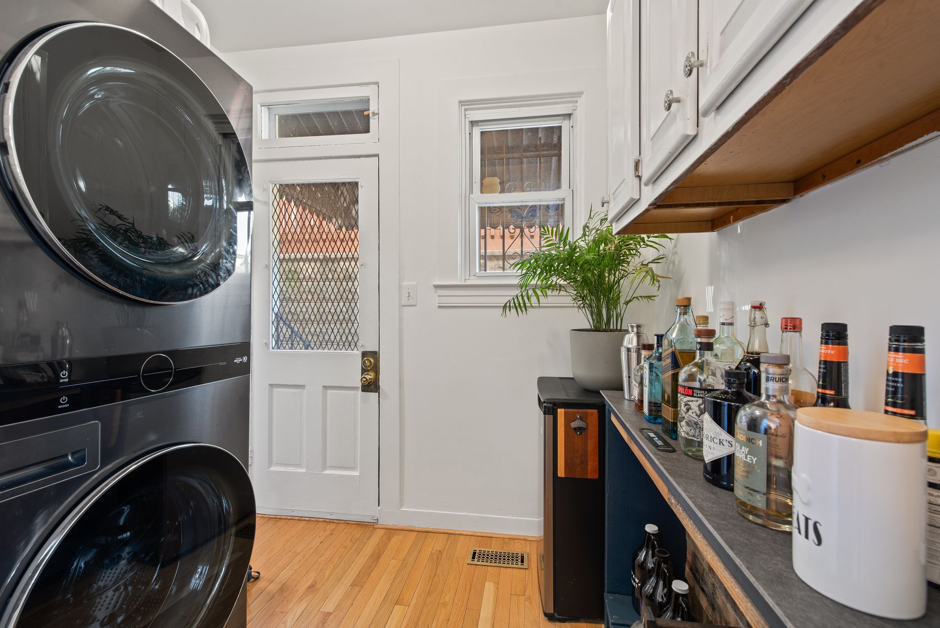 2901 Fait Ave Laundry