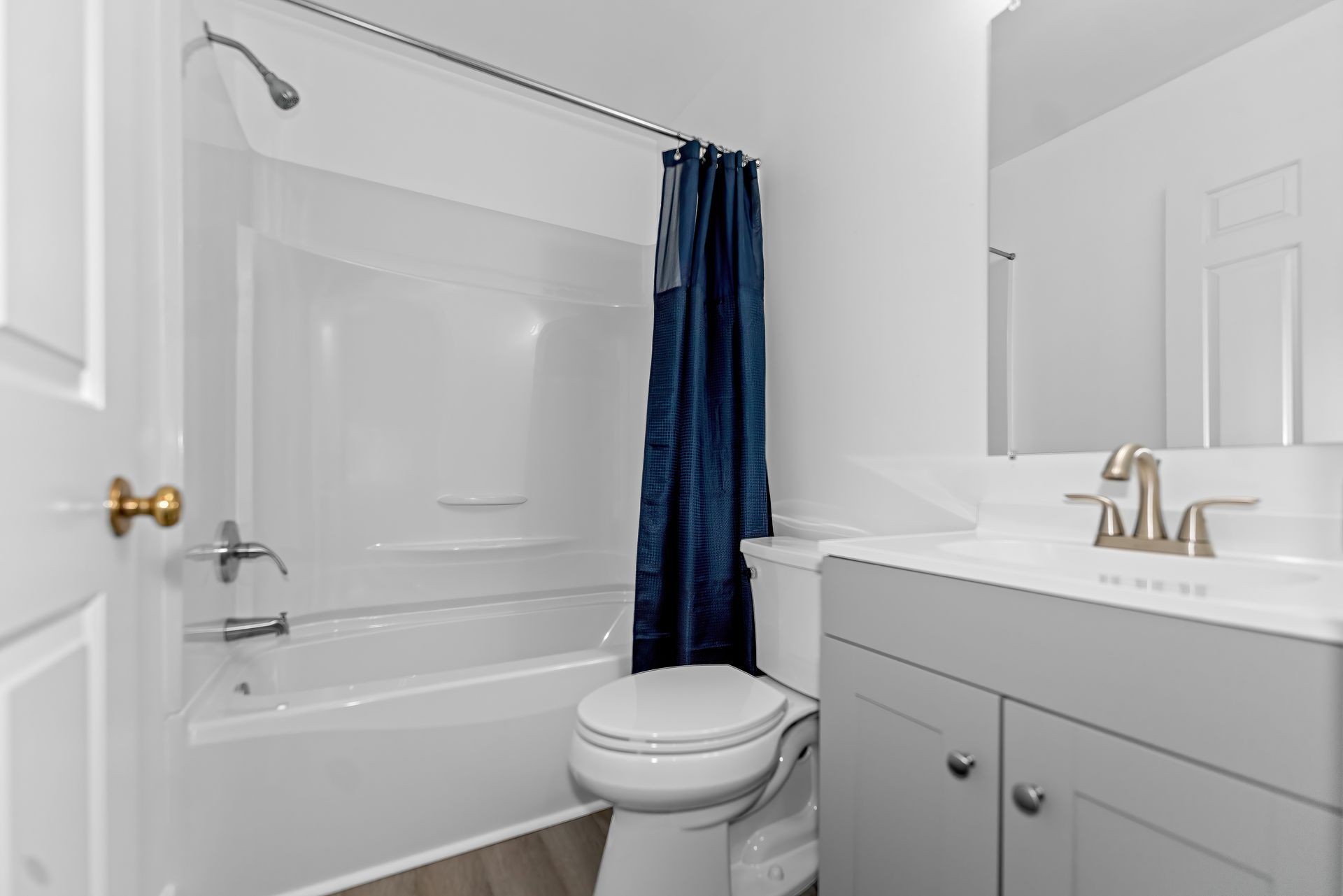 8856 Stonebrook Ln. Full Bathroom