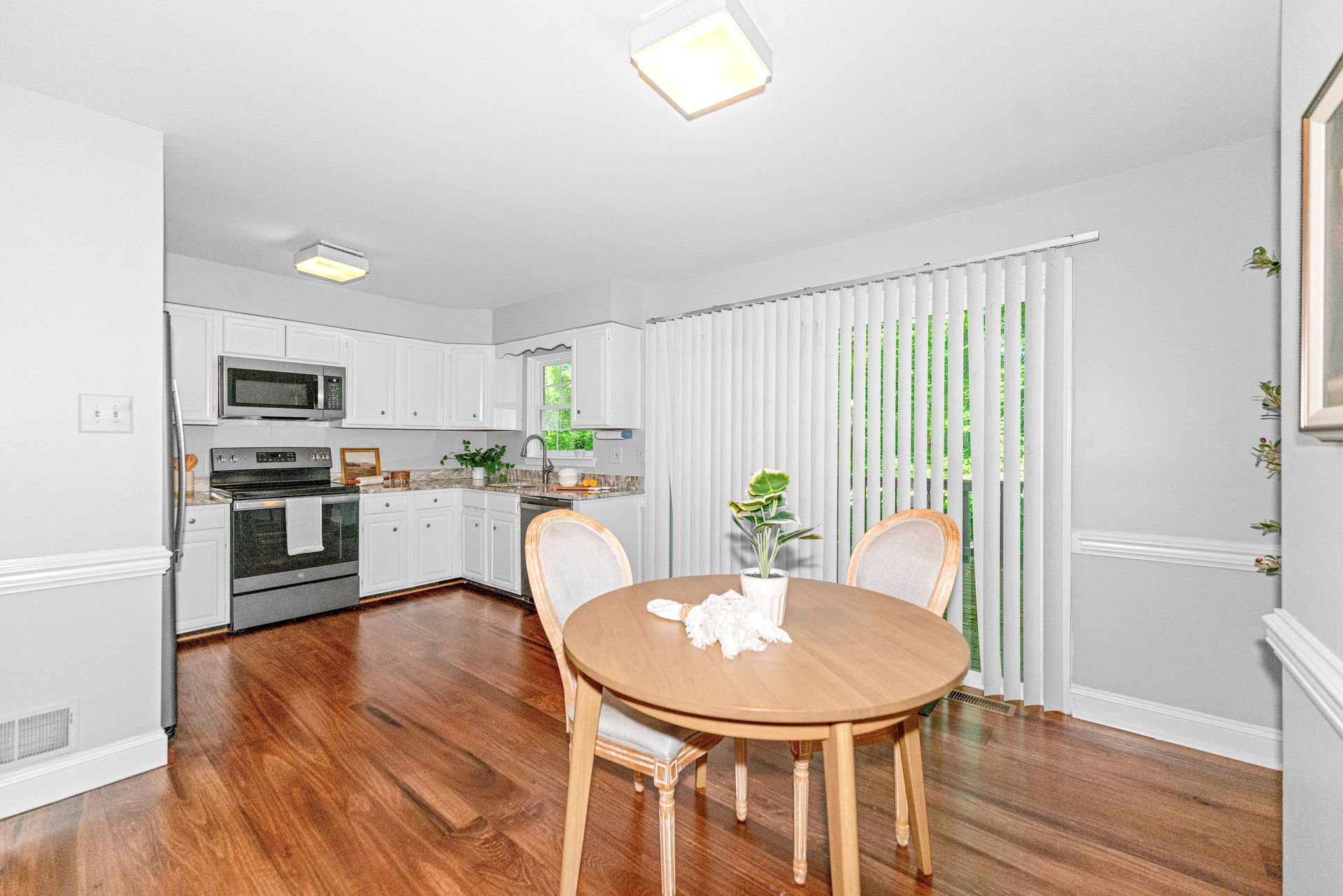 8856 Stonebrook Ln. Kitchen