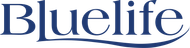 La parola "Bluelife" in un carattere serif blu scuro con una linea curva che sottolinea il testo.