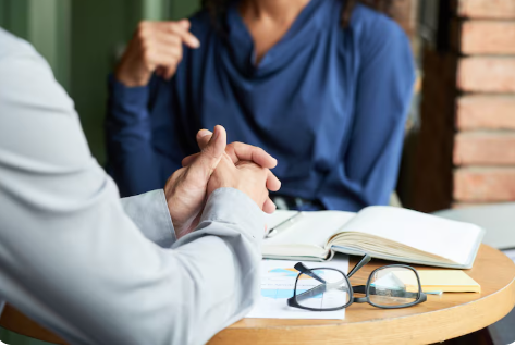 Psicólogos que prestam serviços: quando vale migrar de MEI?