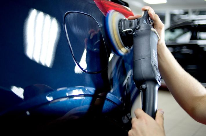 car auto cleaning and polish