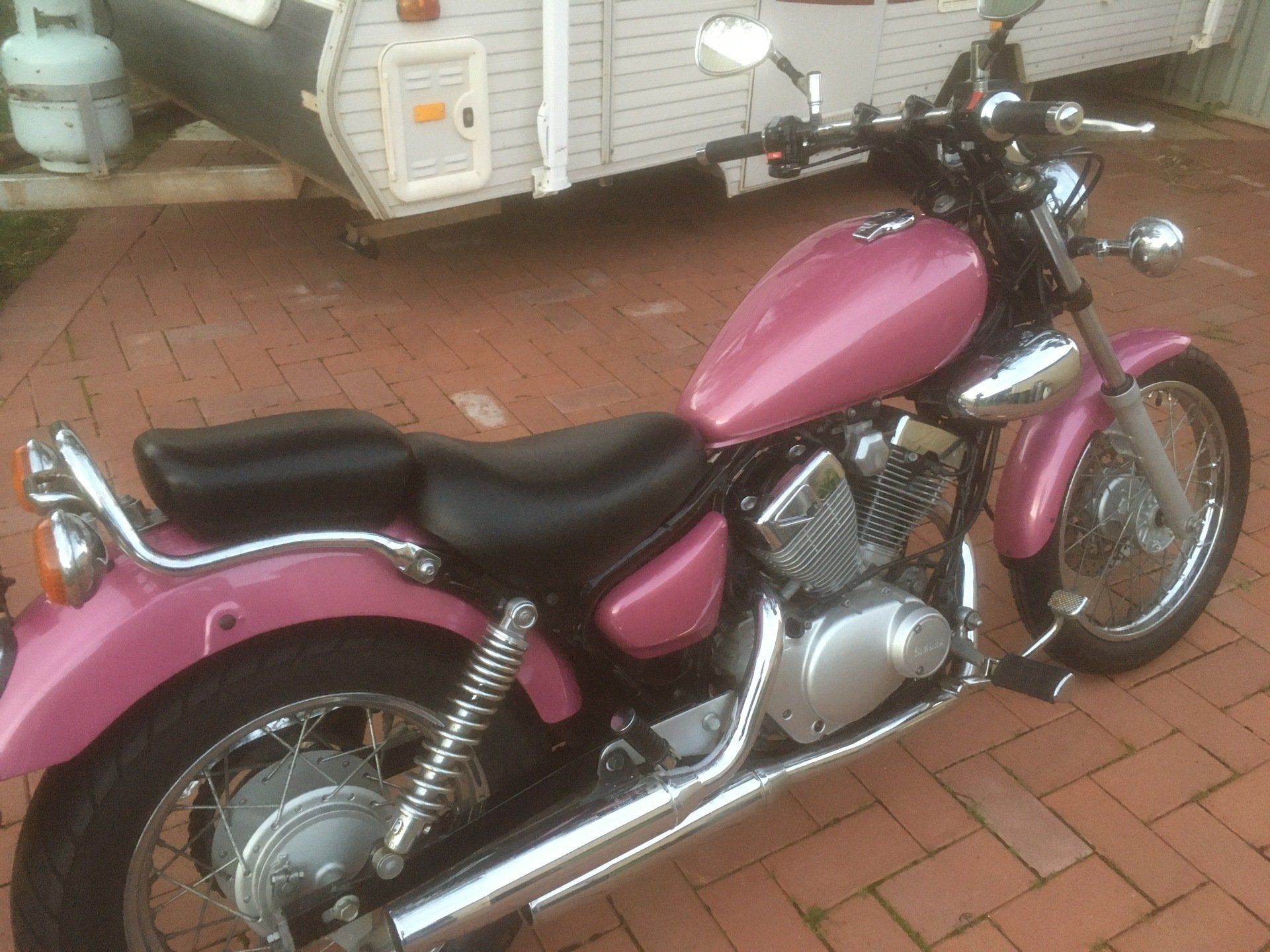 motorcycle spray painting