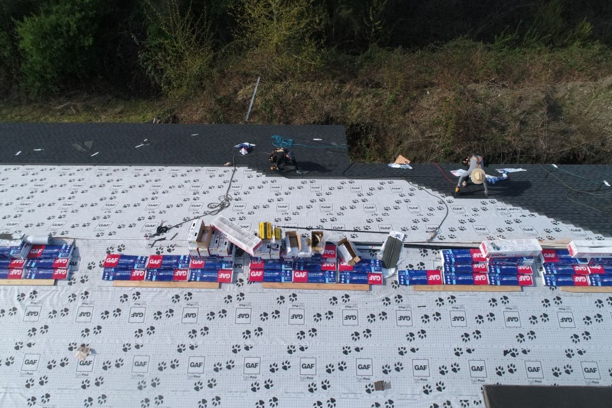 an aerial view of a roof that is being built