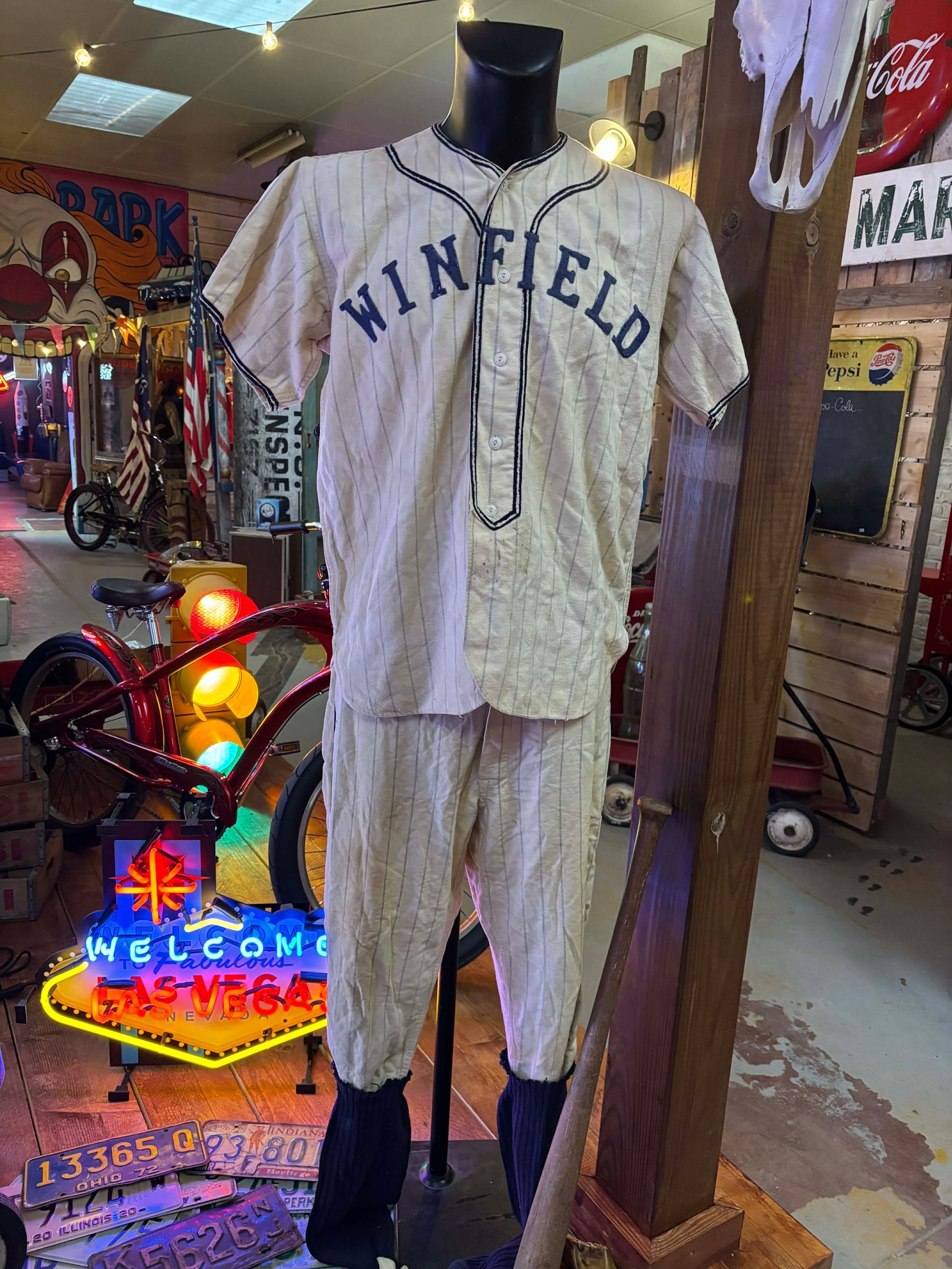 Tenue de baseball américaine ancienne – WINFIELD collection !