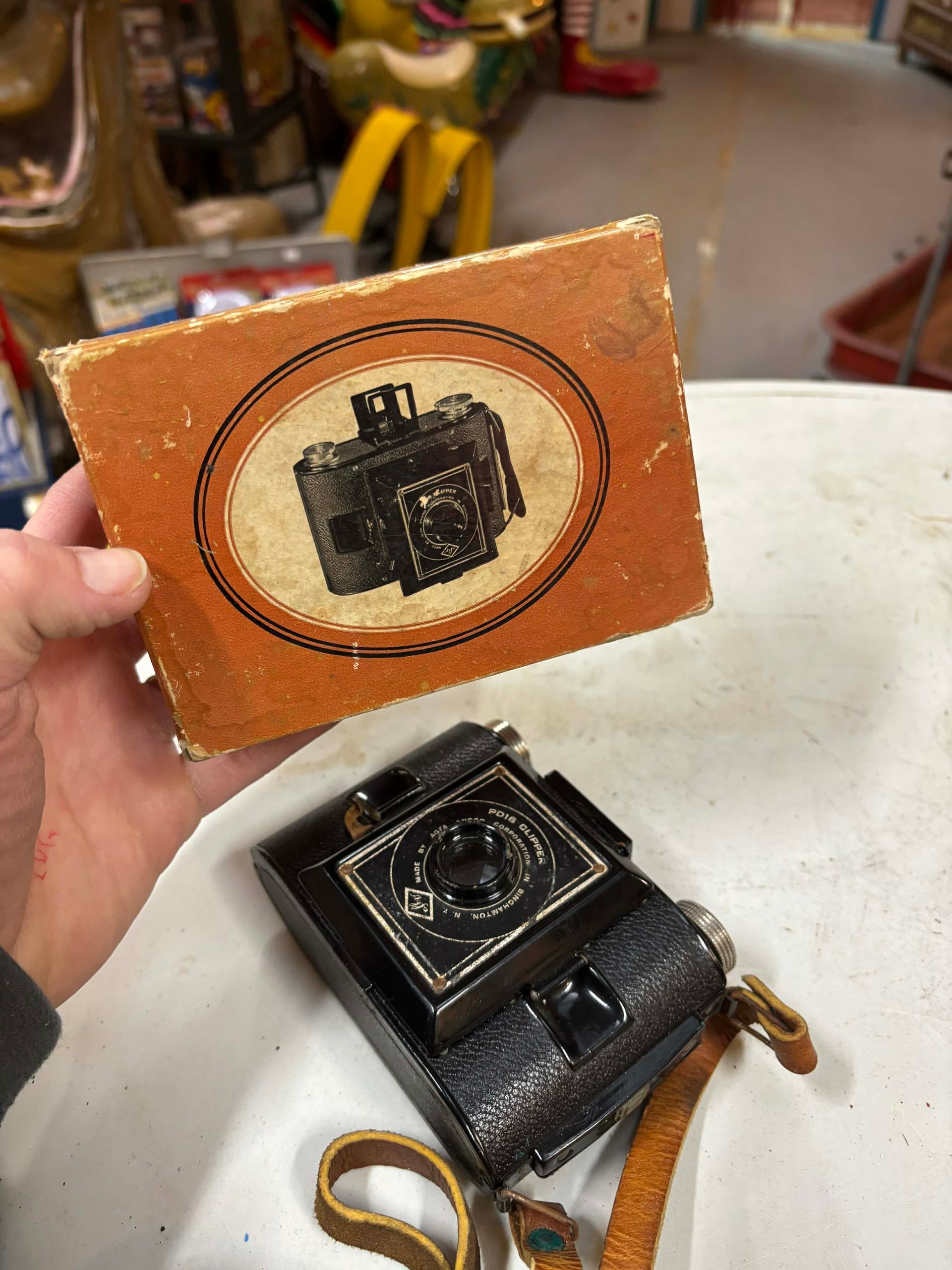 Appareil Photo Vintage AGFA Clipper – Box Camera – USA (New York) – Années 1930–1940