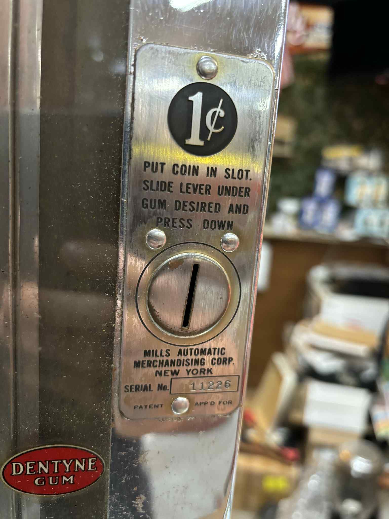 Distributeur Mills – Métro Années 40