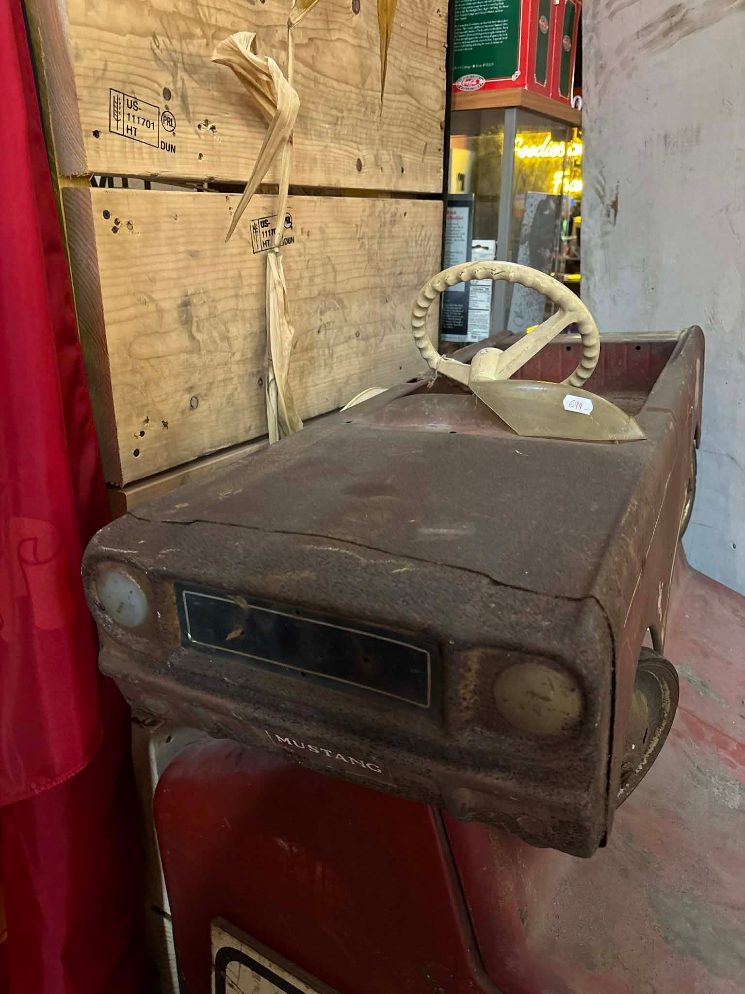 Voiture à pédales ancienne – Ford Mustang USA – Authentique – Dans son jus d’origine