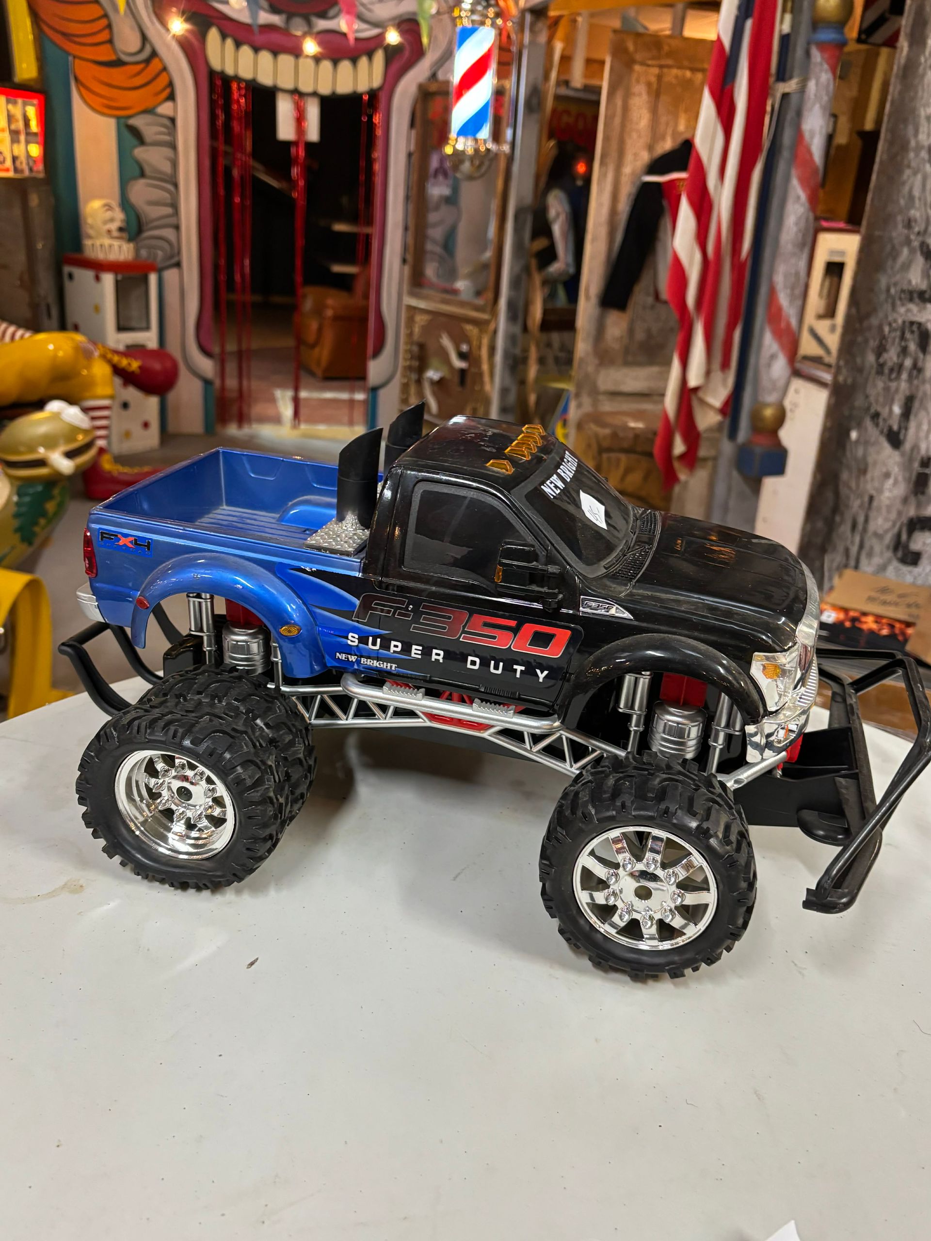 Ford F-350 Super Duty – Pick-up télécommandé