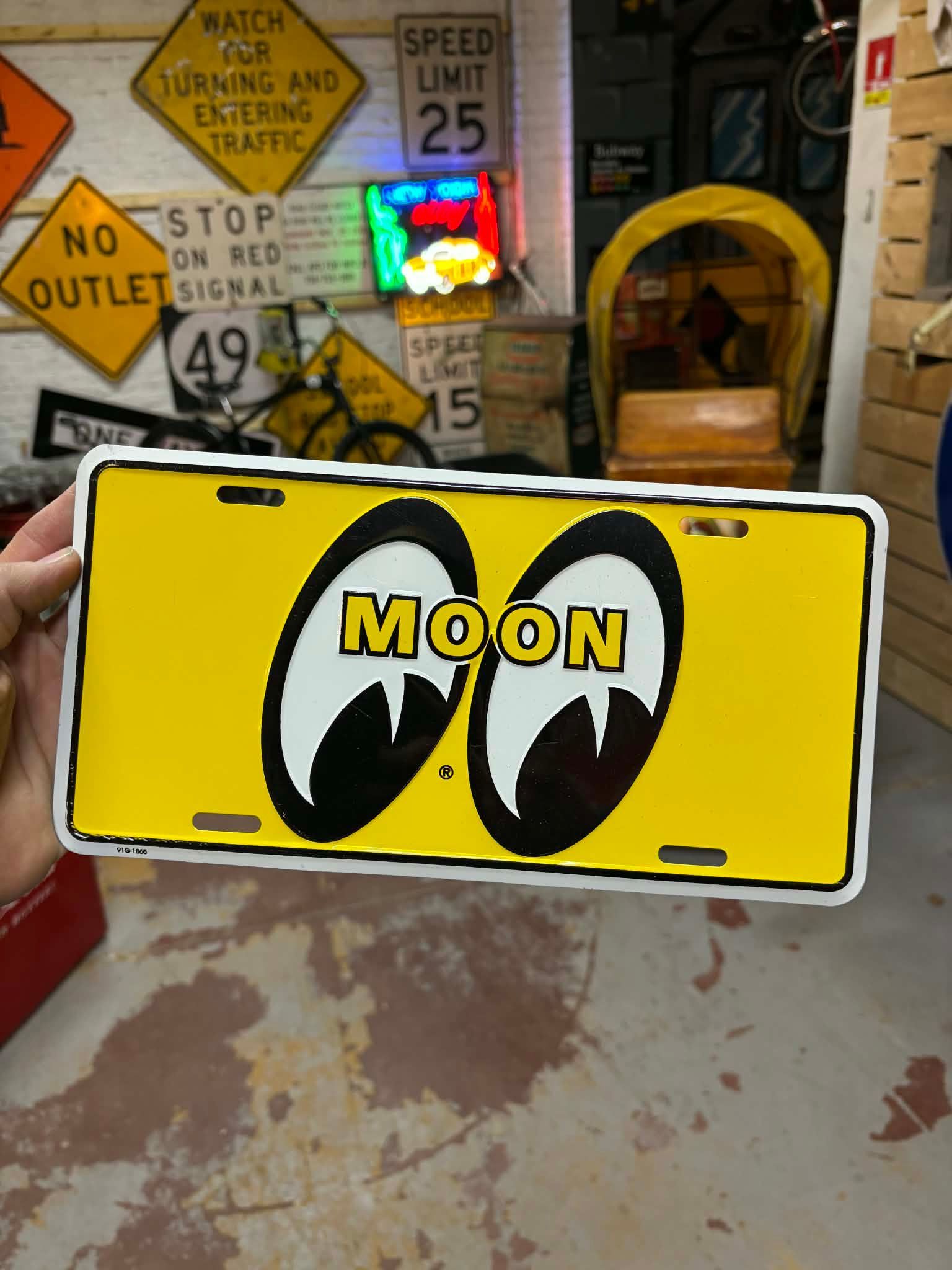 Plaque déco officielle MOON Eyes