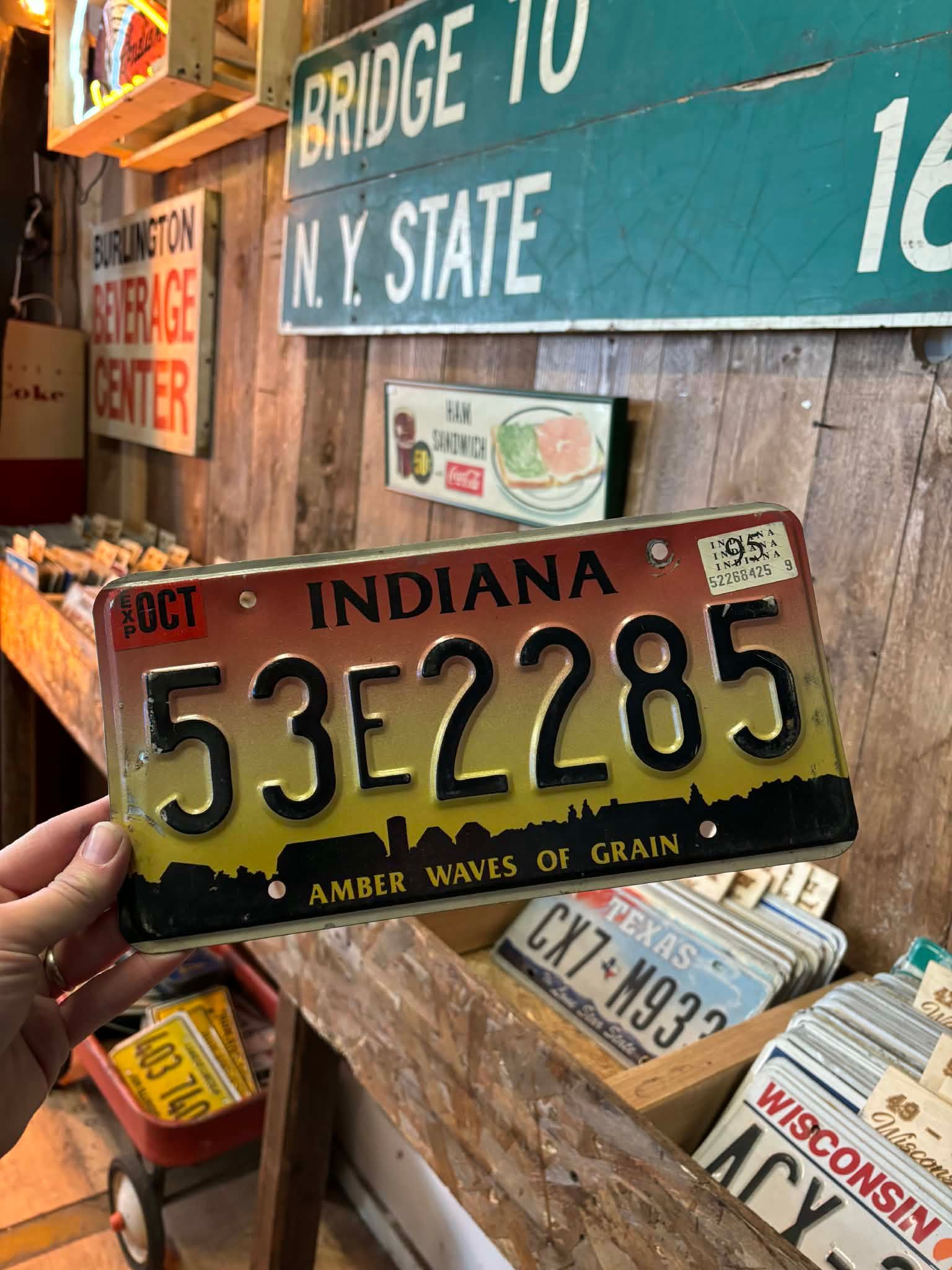 Plaque d’immatriculation US authentique – Indiana “53E 2285