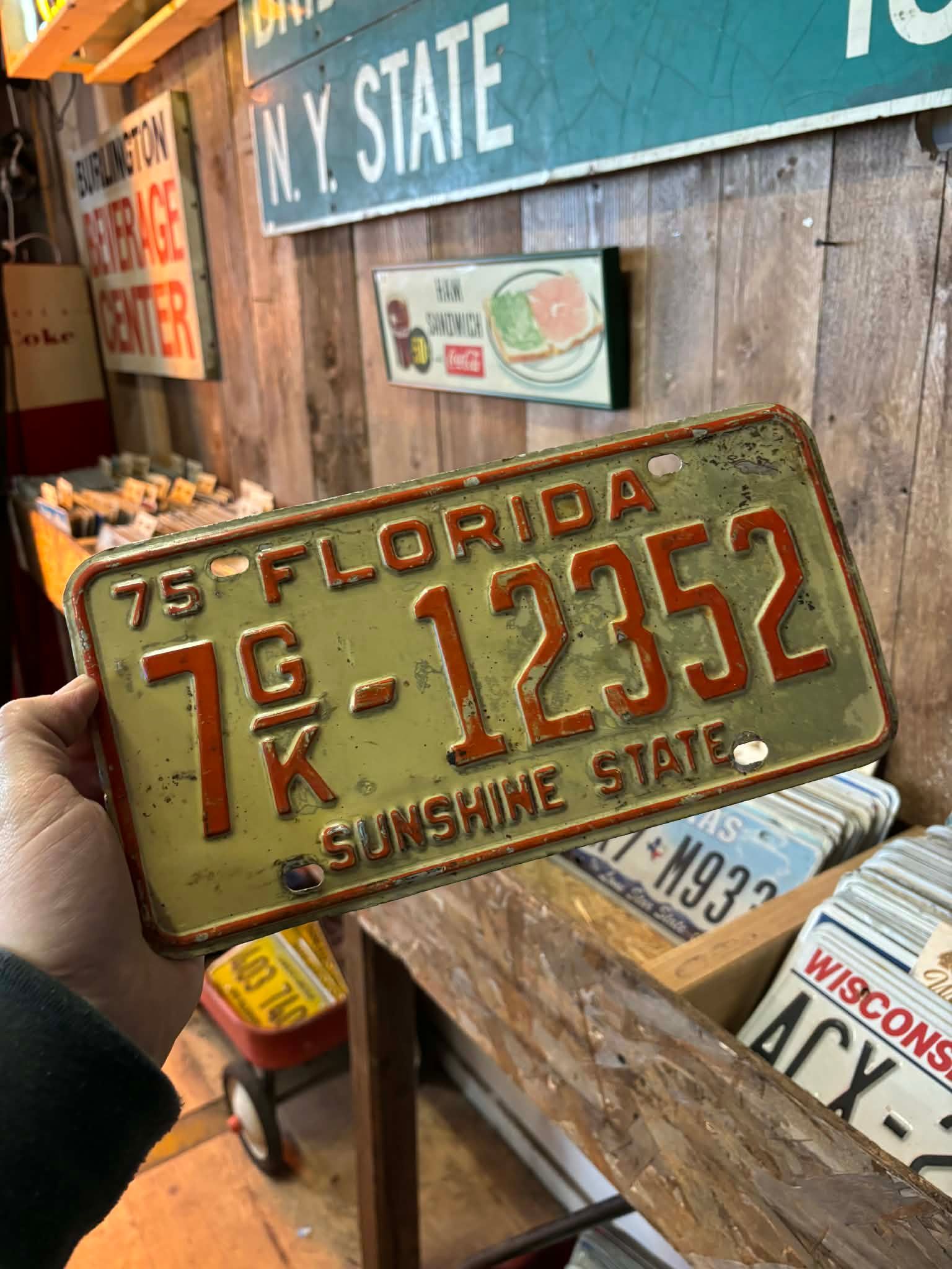 Plaque d’immatriculation US authentique – Florida 1975 “7G-12352”