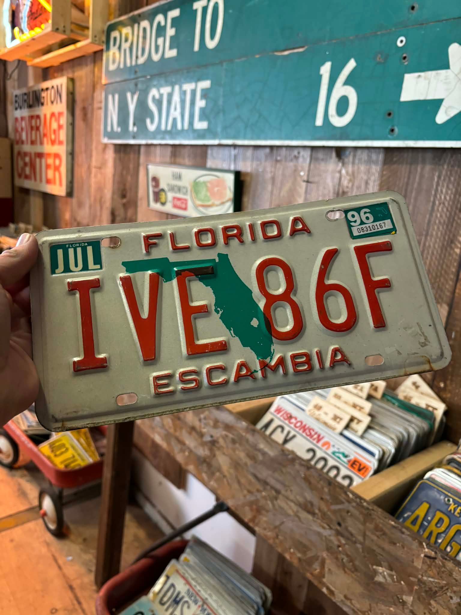 Plaque d’immatriculation US authentique – Florida “IVE 86F”