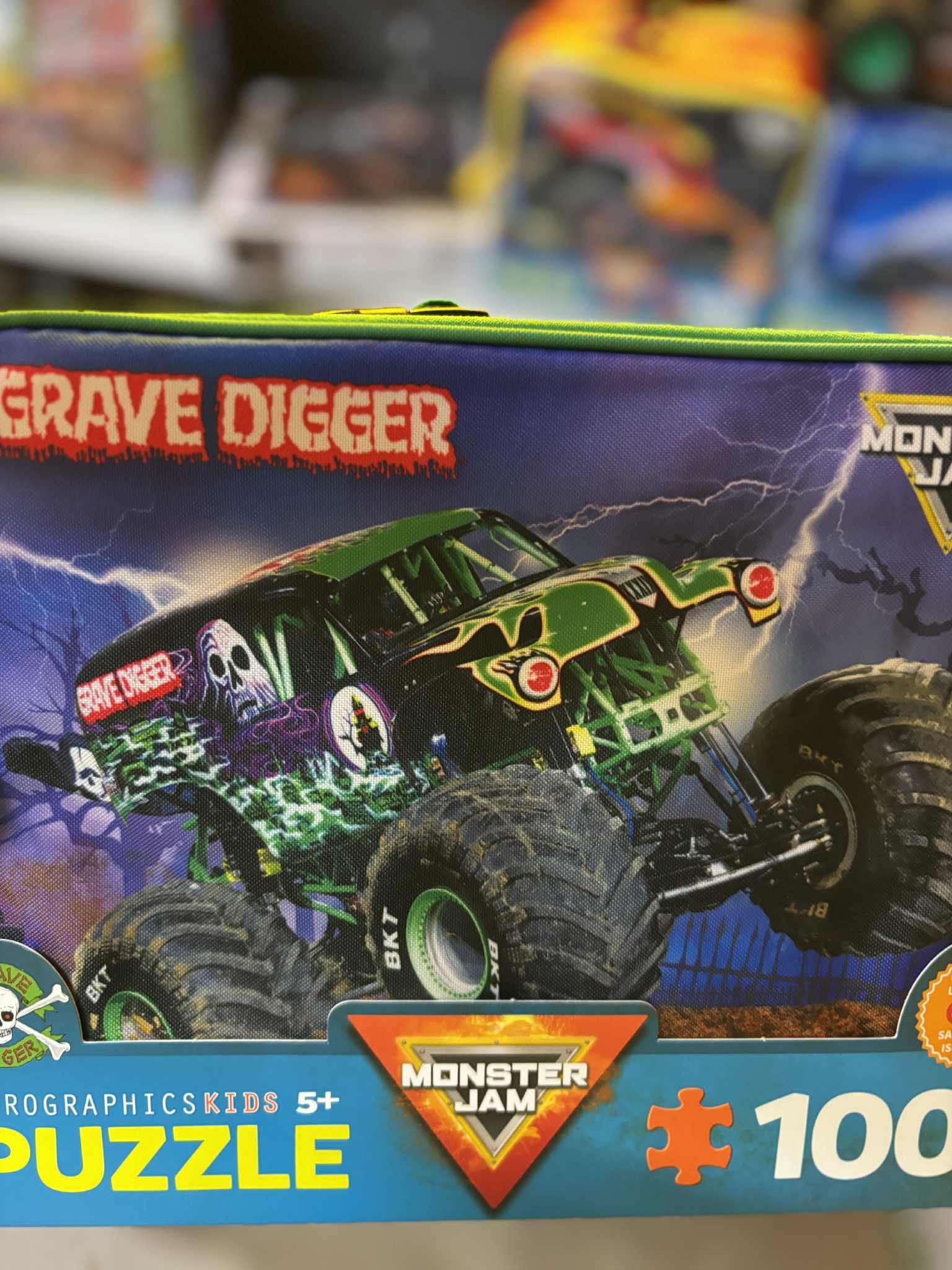 Puzzle Eurographics Grave Digger – Monster Jam (100 pièces) + Sac à déjeuner isotherme