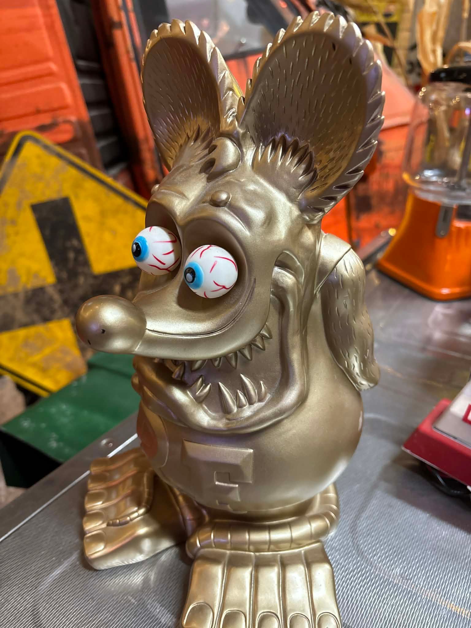 Dans son jus d’origine – Figurine Rat Fink USA (version dorée)