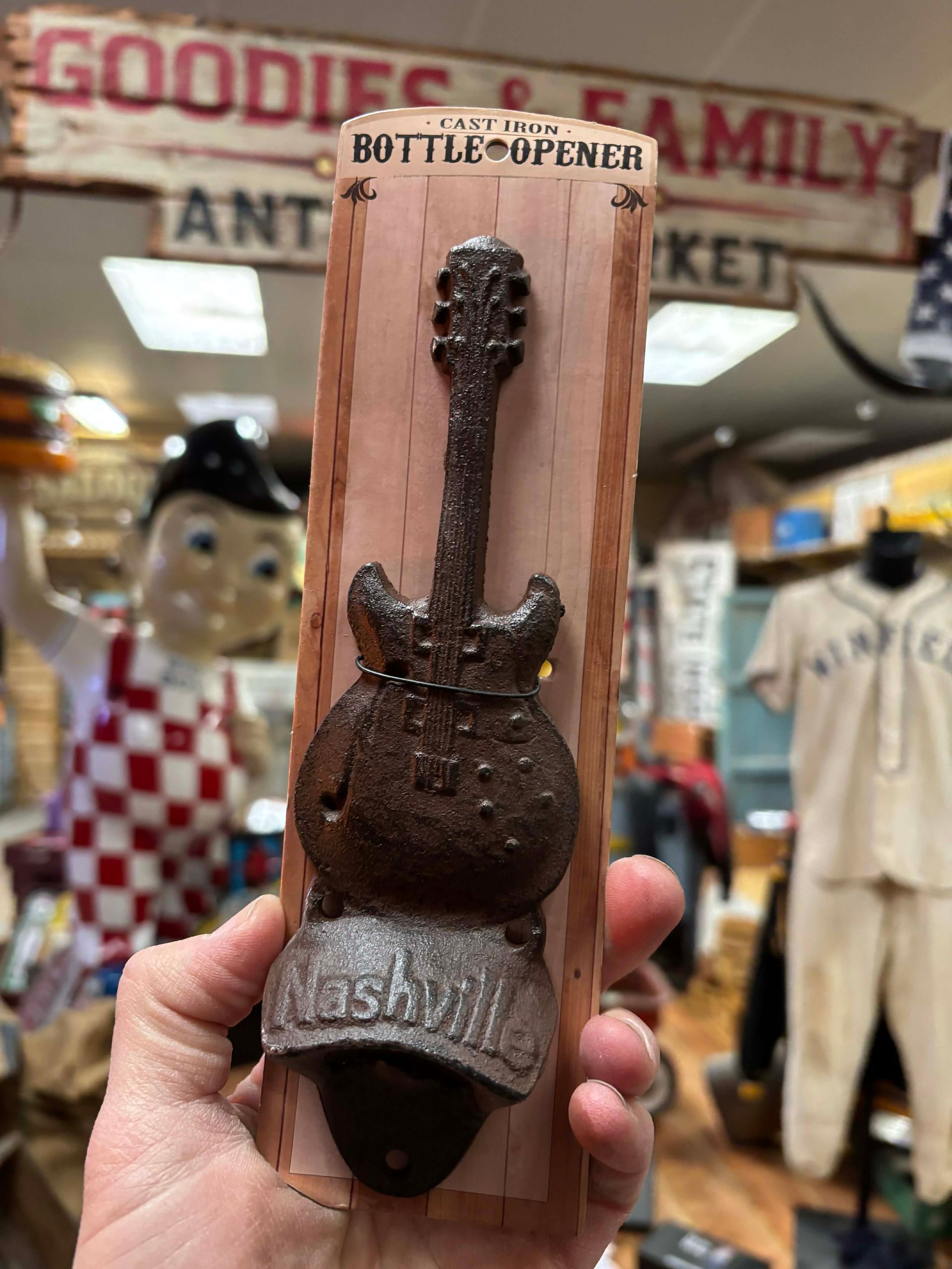 Décapsuleur mural Nashville – Guitare en fonte