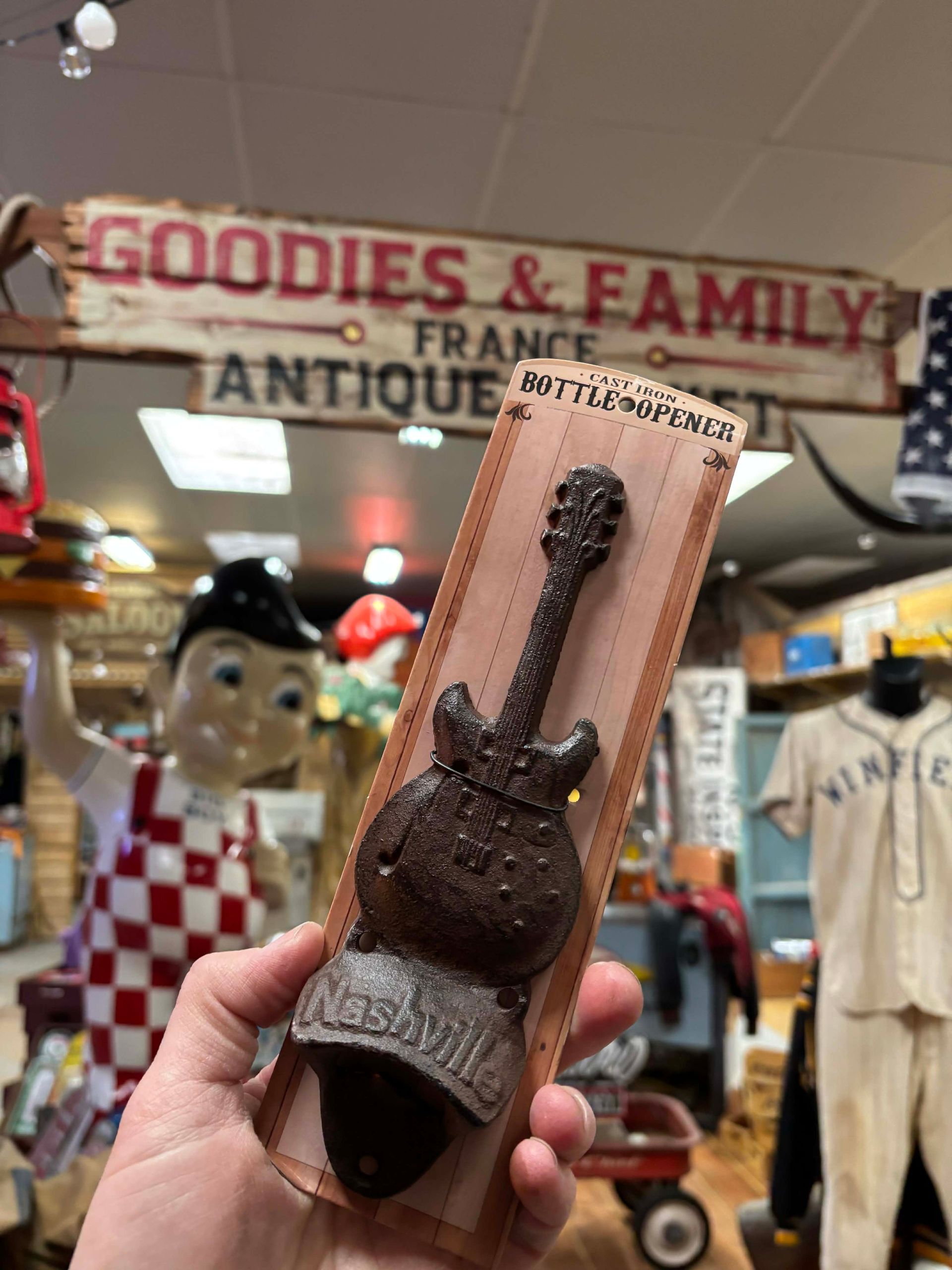 Décapsuleur mural Nashville – Guitare en fonte