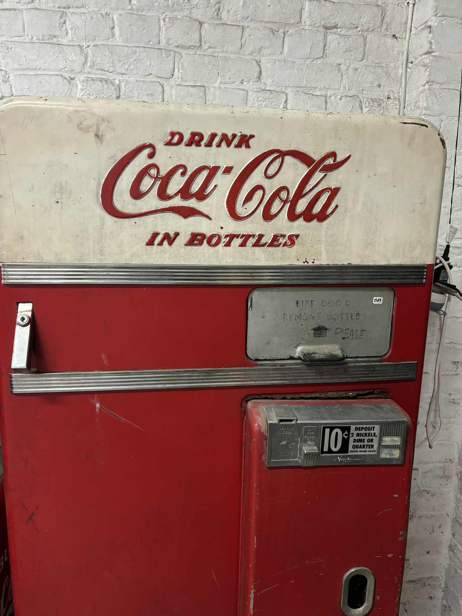 Distributeur Coca-Cola Vendo V-83 – Années 50