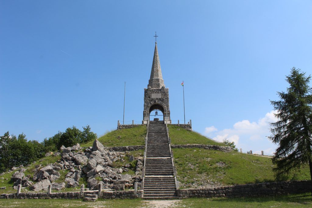 sentiero per monte cimone