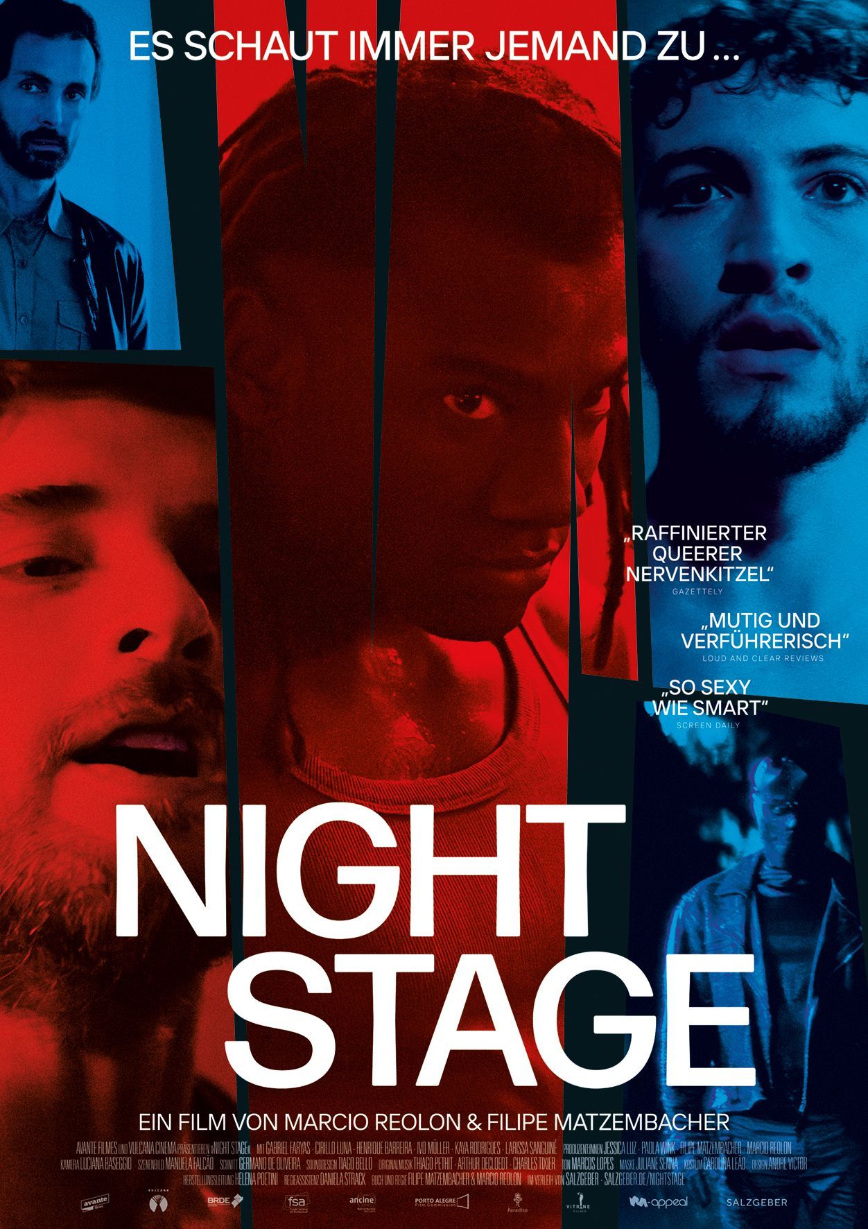 Filmplakat für „Night Stage“ mit Männergesichtern in rot/blauem Licht, die zentrale Figur ist in der Mitte zu sehen.