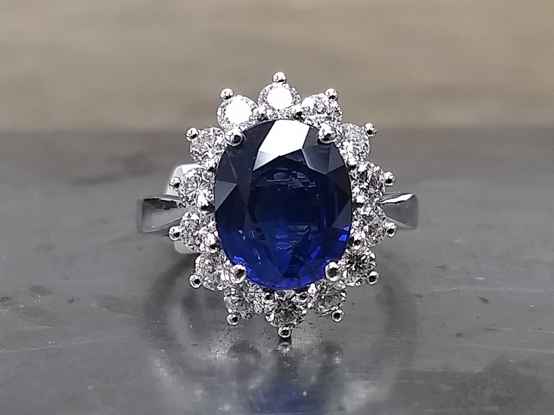 Blue sapphire ring