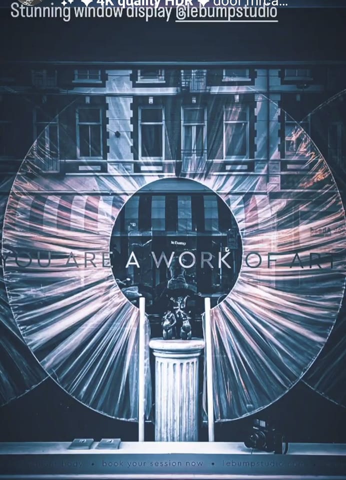 etalage  met de tekst 