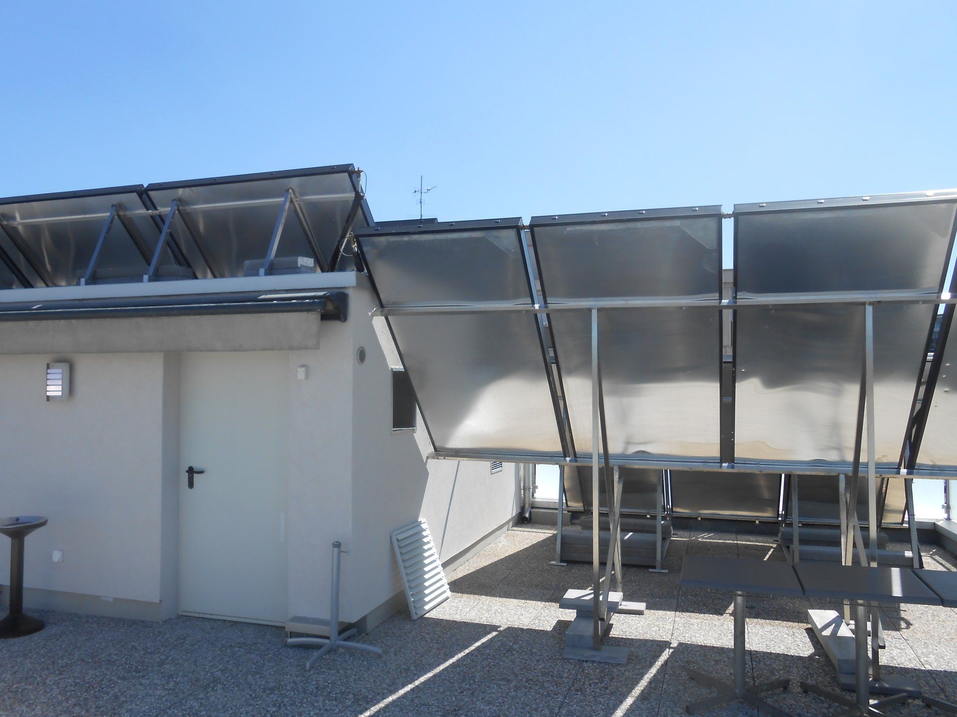 panneaux solaires sur un toit