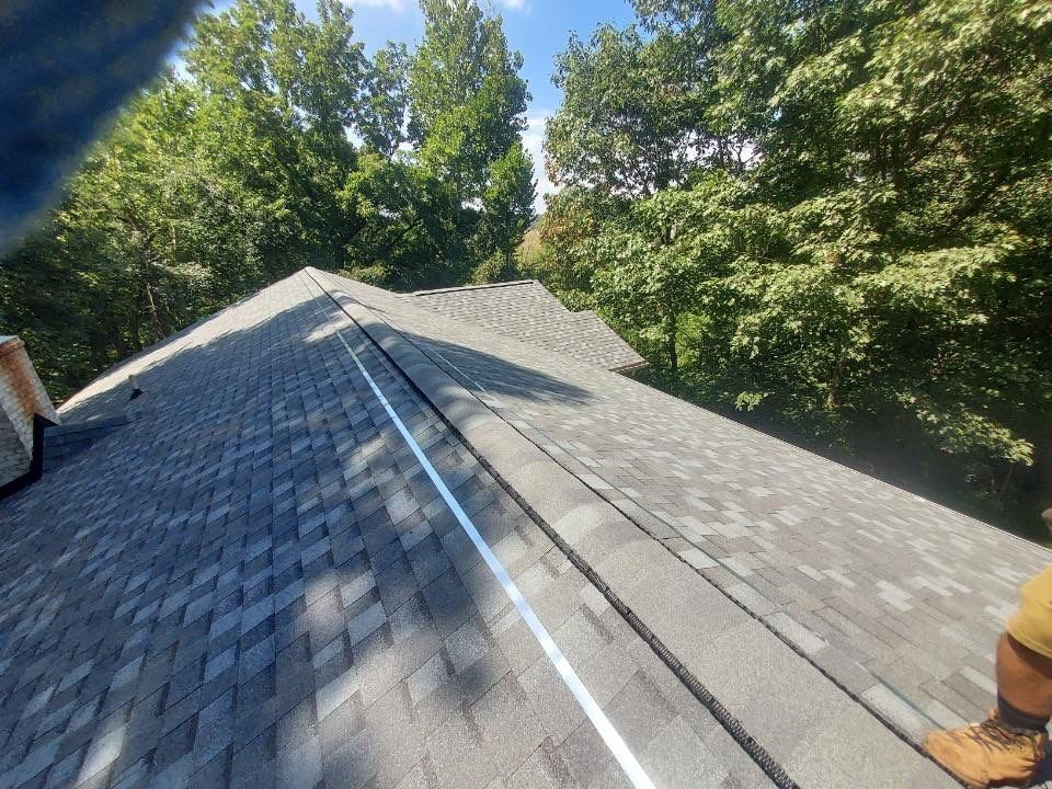 Pictures of new roof installed in Adamstown, MD