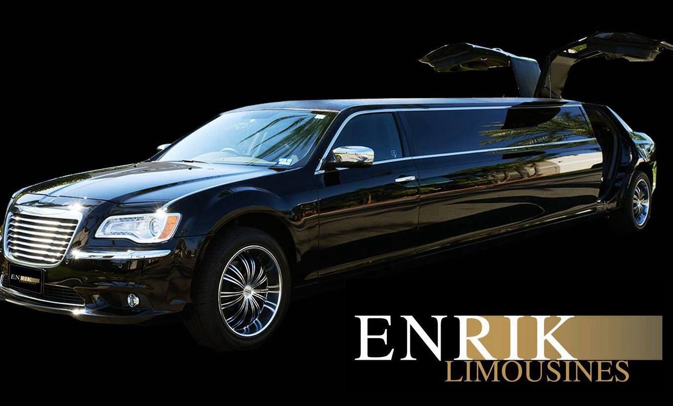 A black limousine with the word enrik on it