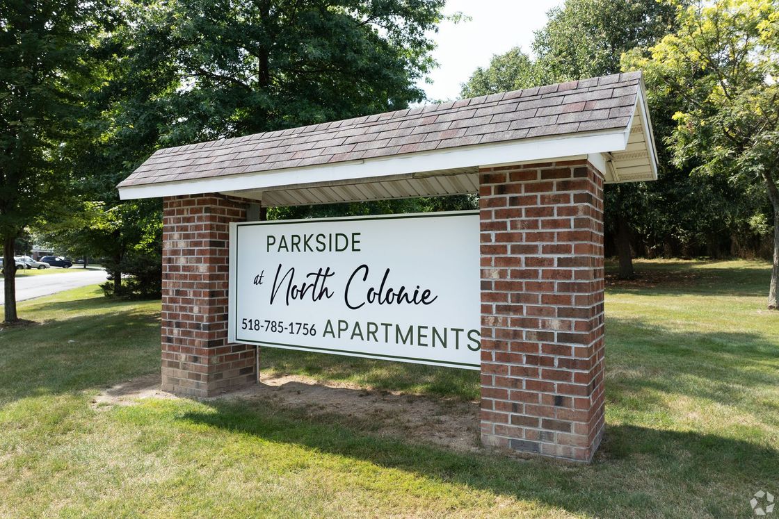 Parkside Apartments at north colonie monument and sign