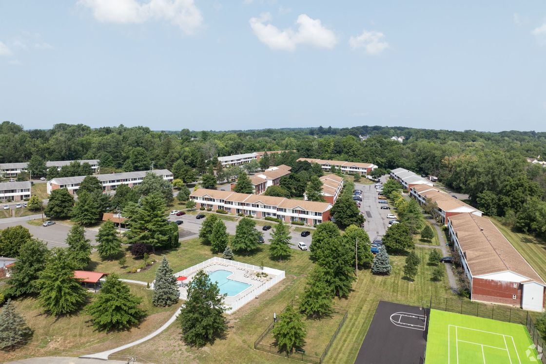 Birds Eye view of parkside apartments at north colonie apartment complex