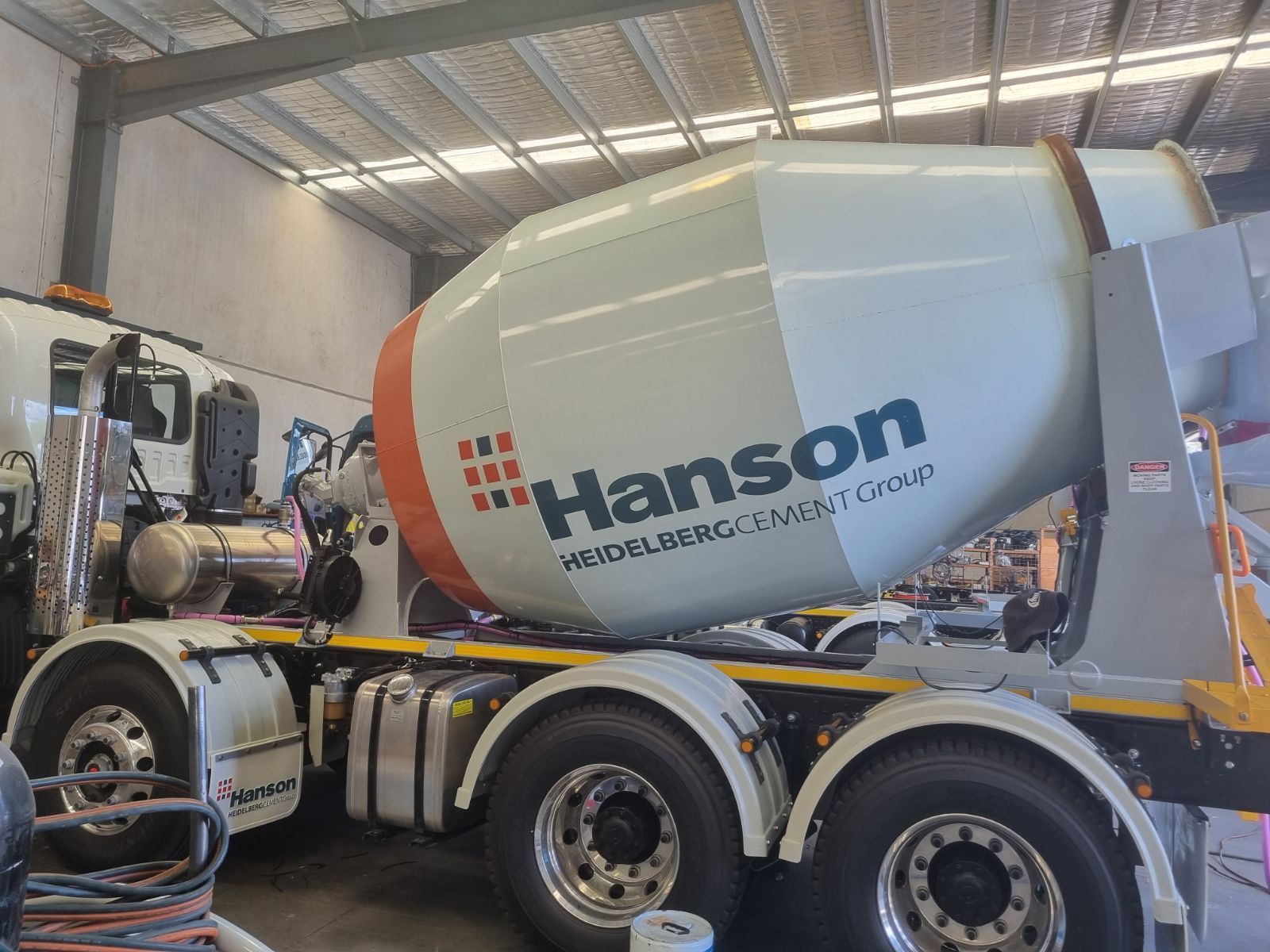 Standard 8-Wheel Mixer — Sumner, QLD  — Thai Steel Fabrications