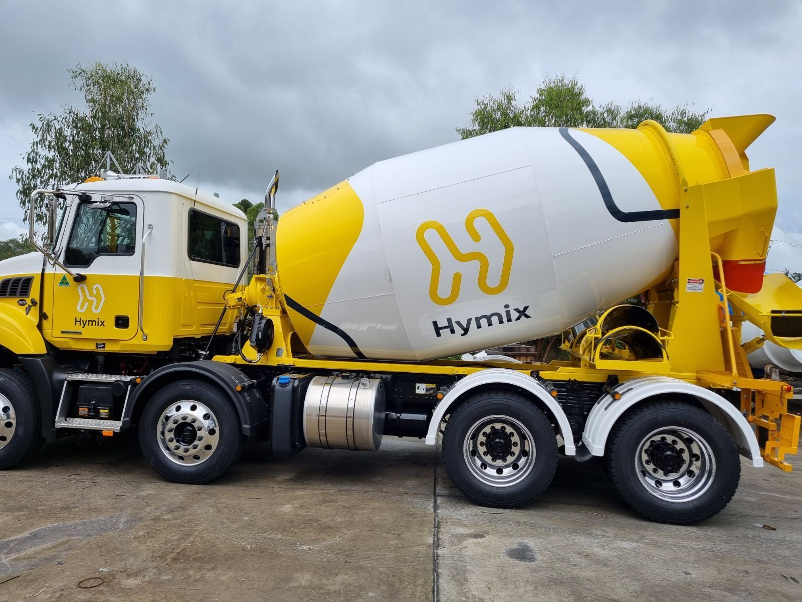 Yellow Concrete Mixer — Sumner, QLD  — Thai Steel Fabrications