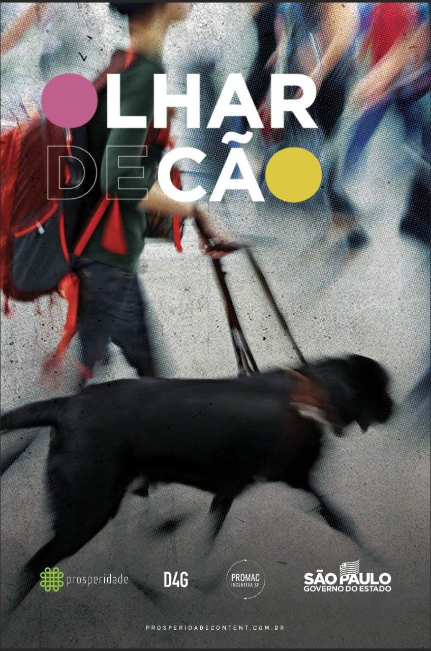 Um pôster de um homem passeando com um cachorro com as palavras lhar deca nele