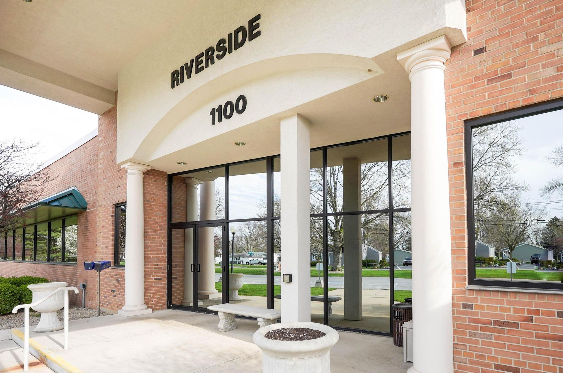 Riverside Executive Suites, 1100 East Main Cross