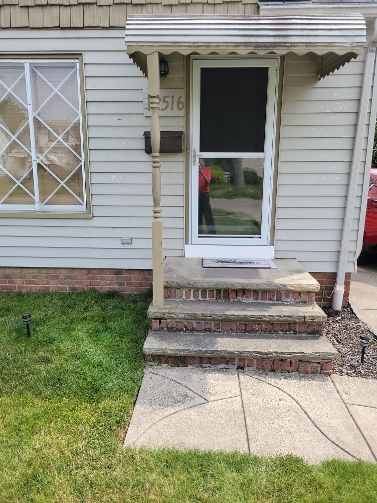 House With Glass Door And Doorstep — Cleveland, OH — Ohio Roofing Siding & Slate LLC
