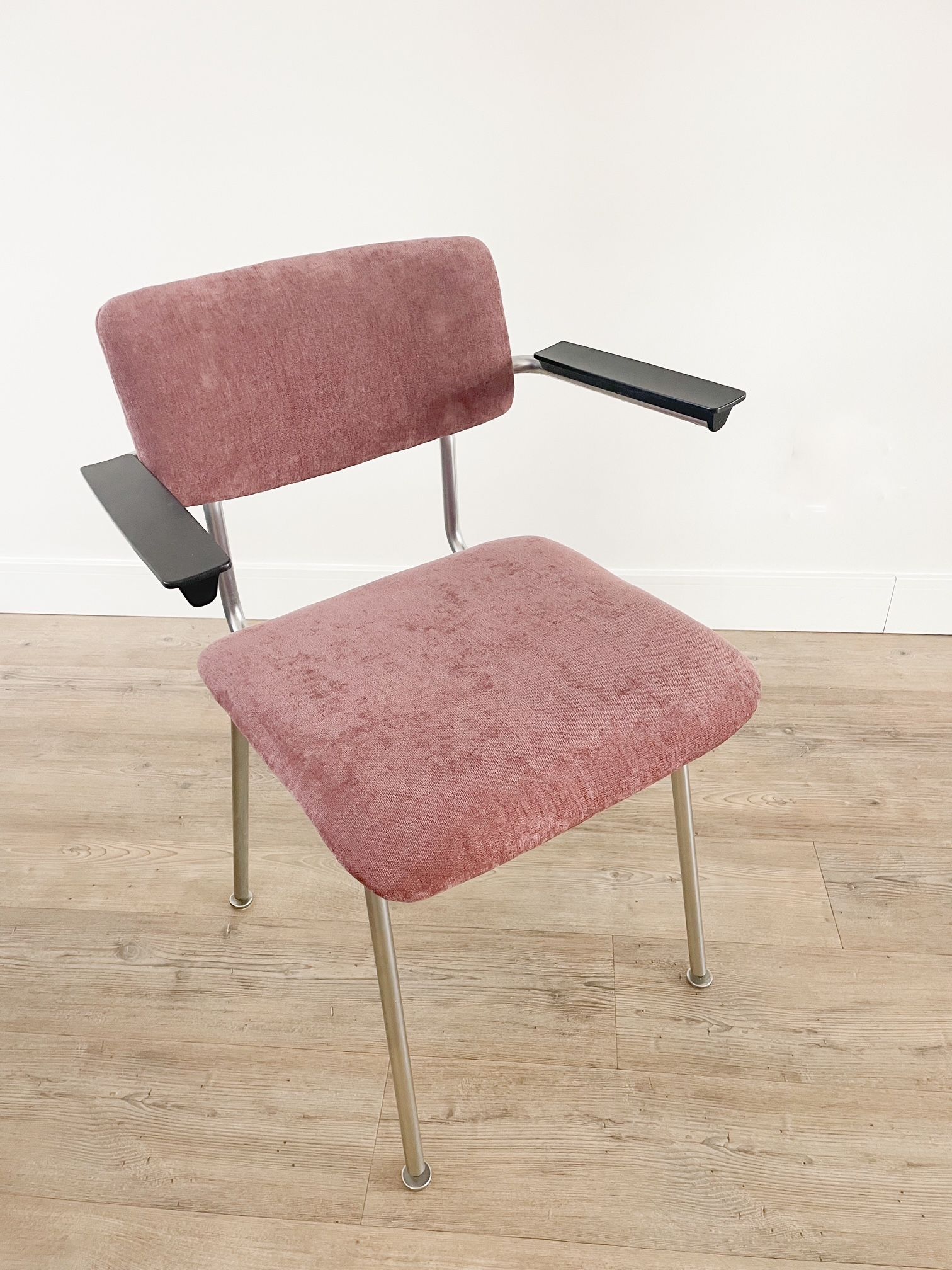 Vintage buisframe stoel - herstoffeerd - Gispen stijl - aubergine