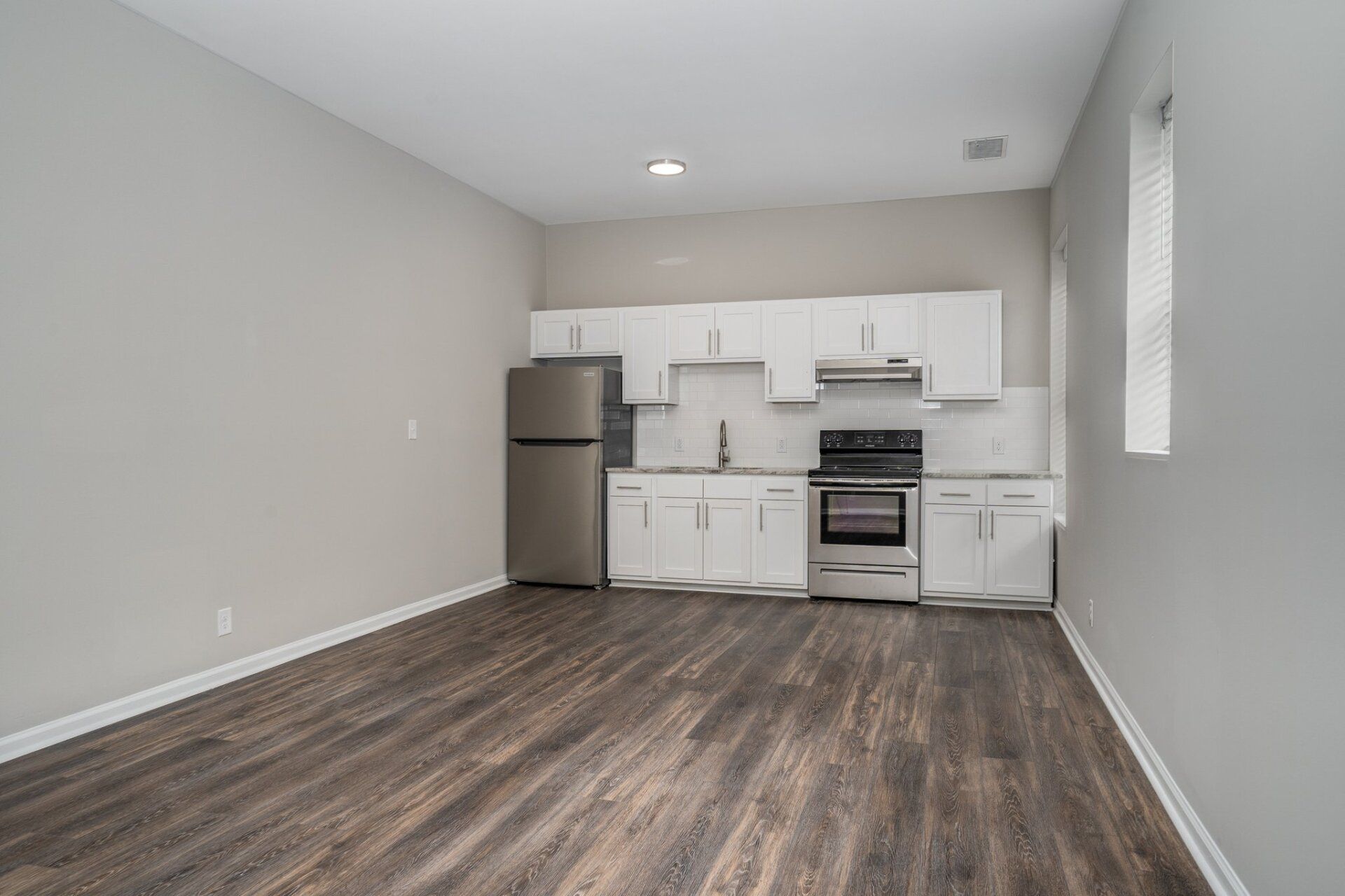 Historic Colonial Square Property Image